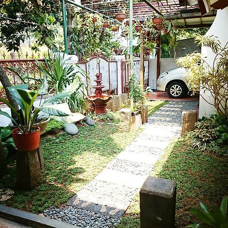 Hostel Bogor Dış mekan fotoğraf